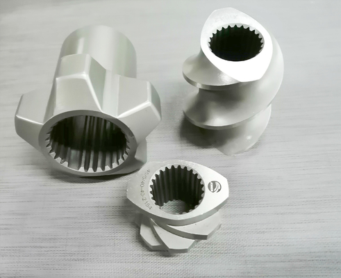 Yüksek aşınma çift plastik ekstrüder vida elemanları vakum söndürme tedavisi ile tek uçuş kürek segmentleri