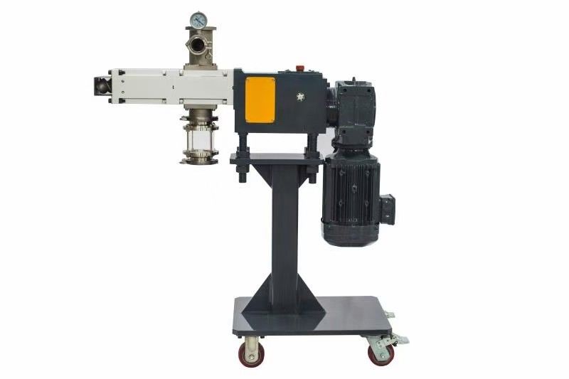 Ekstruder Makinesi Yardımcı Ekipmanları Vakum Havalandırmalı Yan Pompalama Makineleri Siyah Noktaları Azaltır