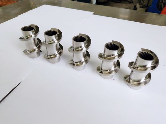 ZSE75 Co Dönen Çift Vidalı Ekstruder Yedek Parçaları HRC58 - 62 Sertlik